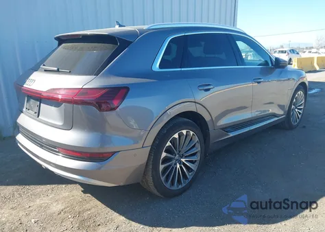 2019 Audi E-Tron Premium Plus из США, поврежденный, VIN WA1VABGE8KB012625